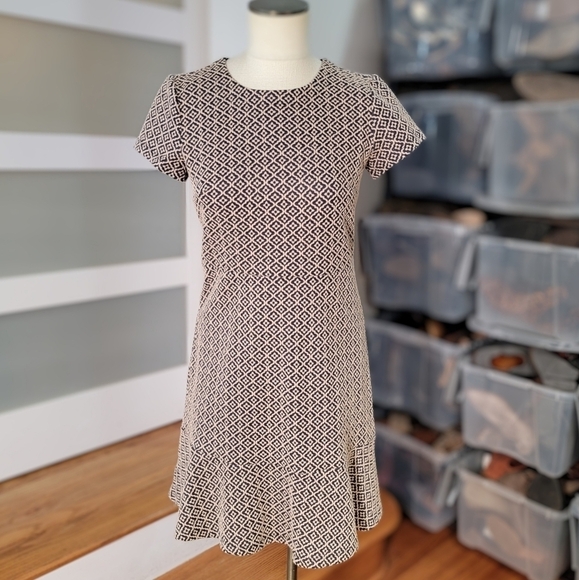 Loft Tan and Navy Geometric Flared Hem short Sleeve Dress Size 2 - Picture 2 of 16